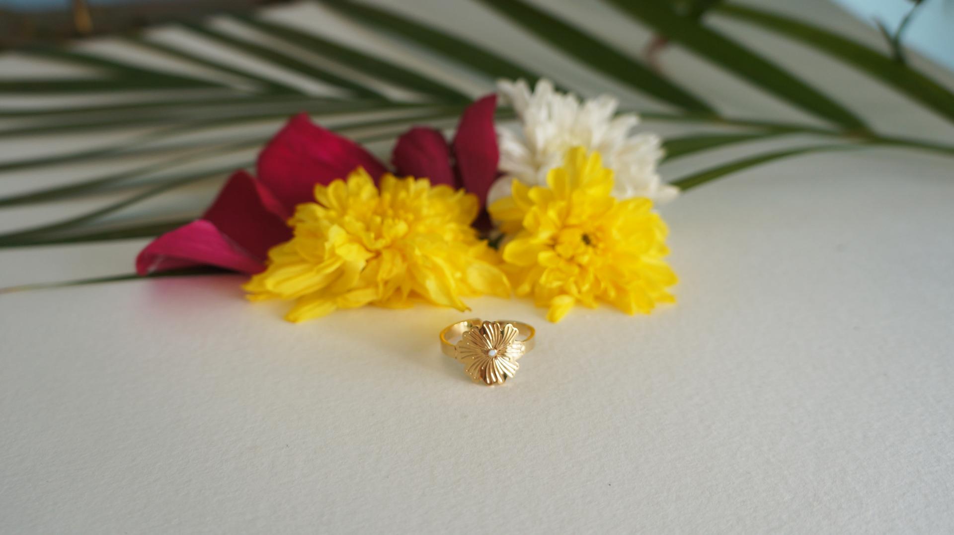 Bague petite fleur bleue