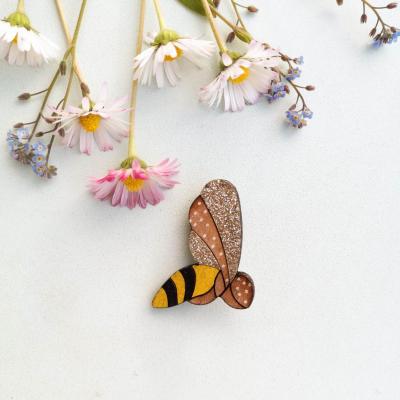 Broche abeille profil