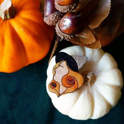 Broche chapeau de sorciere