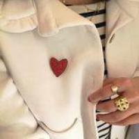 Broche coeur rouge