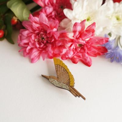 Broche colibri jaune